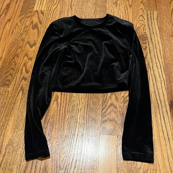 Katie J NYC Junior’s Velvet Top with Padded Shoulders Size M - Picture 1 of 6